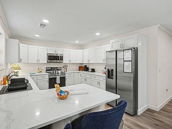 3rd image of 2056 Thimble Creek Dr