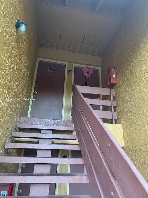 2nd image of 4443 Treehouse Ln #G