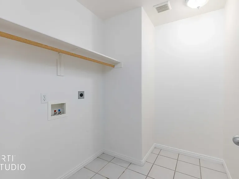 4823 Old Post Rd #9 — Photo 11