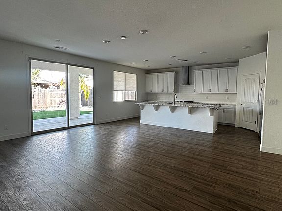 3rd image of 9672 Tangelo Cir