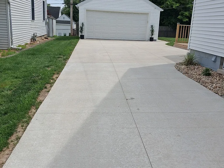 2046 W Hudson St — Photo 6