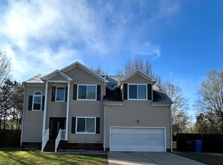 631 Erin Ln, Chesapeake, VA 23323