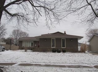 9129 Idlewild Dr, Highland, IN 46322