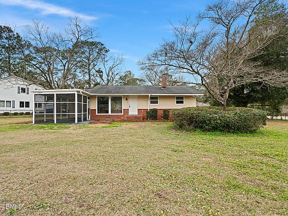 3rd image of 1004 Mcteer Circle