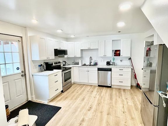 3rd image of 285 Saint John St #3