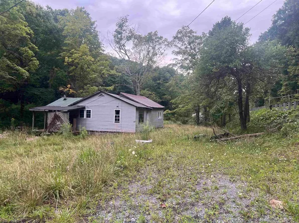 6187 Coalfield Trl, Quinwood, WV 25981