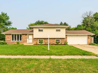 201 Terrance Dr, Naperville, IL