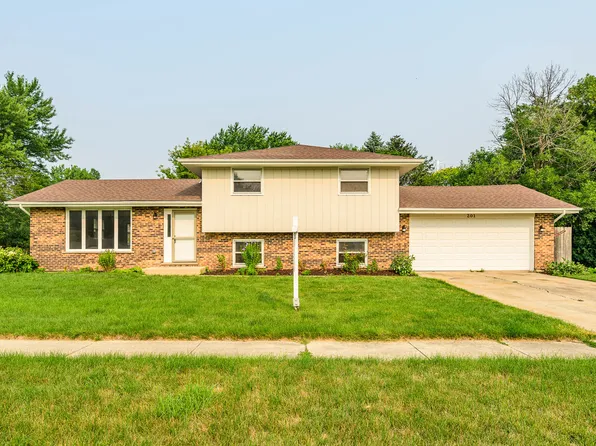 201 Terrance Dr, Naperville, IL 60565