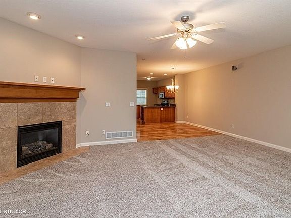 4th image of 6334 Beechtree Dr #10106