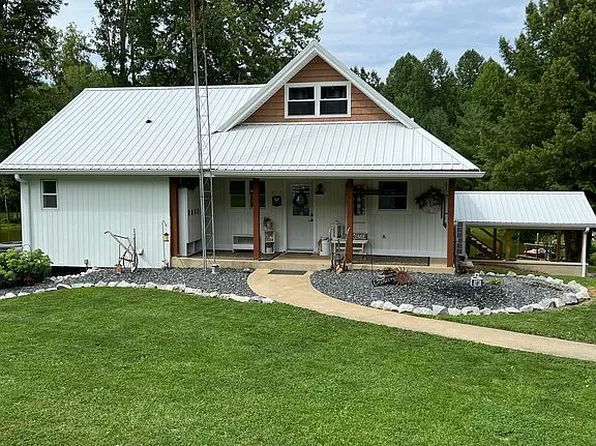 944 E Harvest Church Rd, Bloomfield, IN 47424