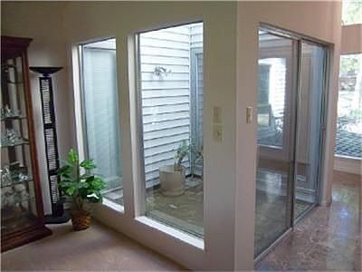 4th image of 2307 Country Club Dr