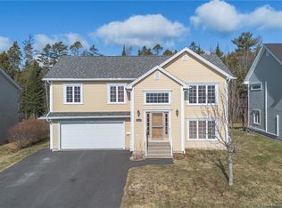 65 Dawson Dr, Oromocto, NB E2V4S9