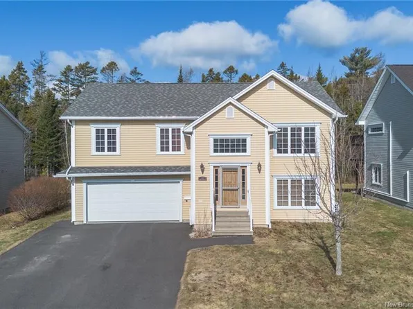 65 Dawson Dr, Oromocto, NB E2V 4S9