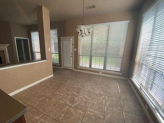 4th image of 2633 Deer Hollow Dr