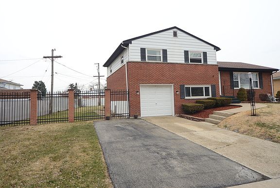 2nd image of 903 Elsie Dr