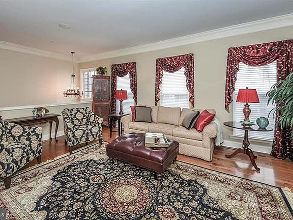 5th image of 102 Hilltop Ct #24
