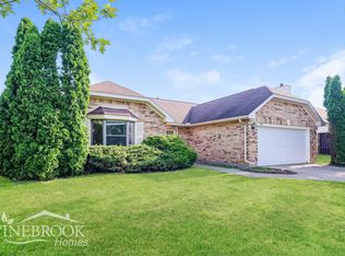 6909 Shull Rd, Dayton, OH 45424