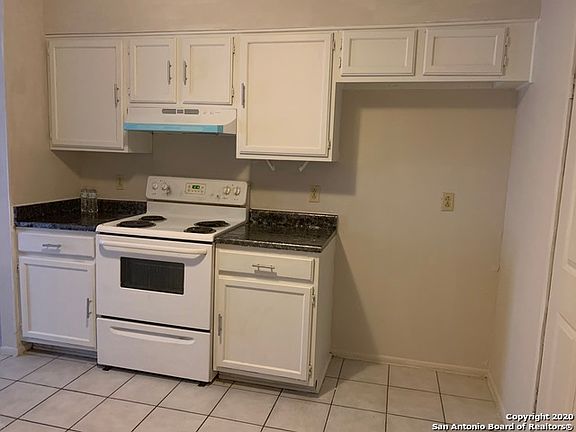 2nd image of 1329 Klondike St