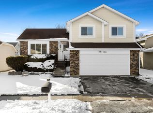 1166 N Cardinal Dr, Palatine, IL 60074