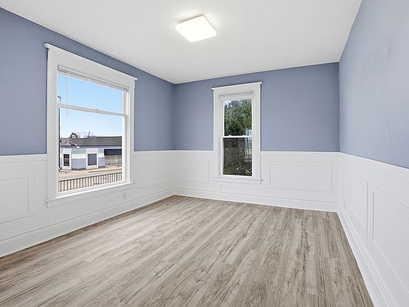 4th image of 1525 S Main St