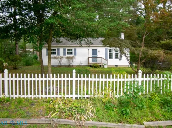 281 Lancelot Dr, Reedville, VA 22539