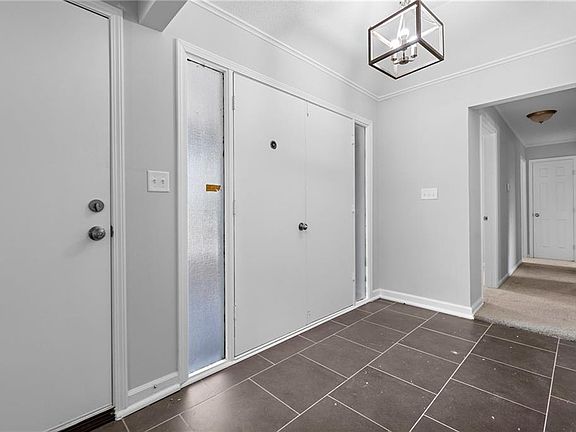 5th image of 609 NE 1st St