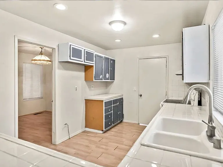 335 Spode Way — Photo 18