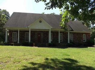 1091 W Main St, Henderson, TN 38340