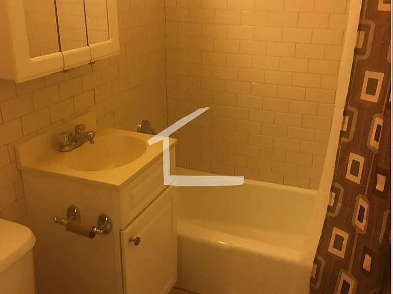 360 Market St #2B — Photo 4