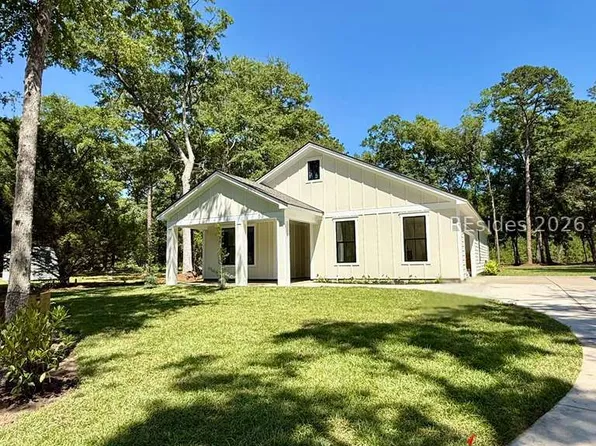 53 Marsh Dr, Beaufort, SC 29907