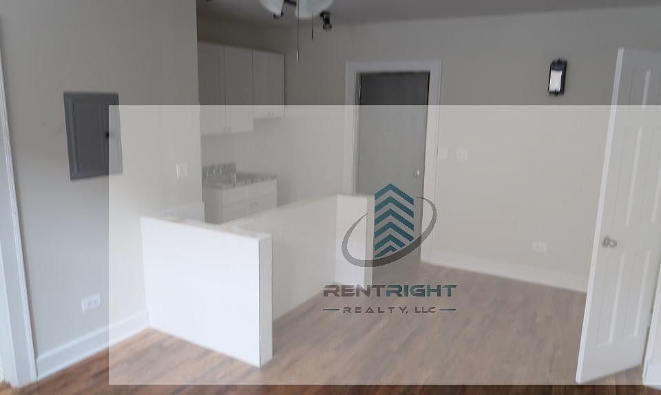 1st image of 4915-19 W Belle Plaine Ave #4915-G
