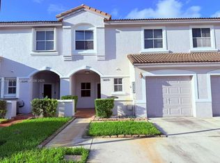 16839 SW 1st Mnr, Hollywood, FL 33027