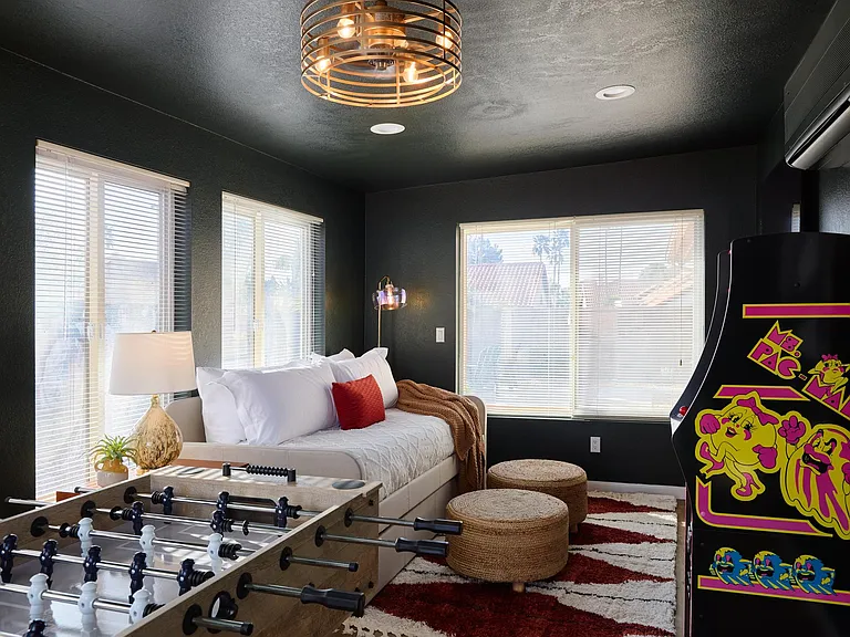 Bedroom 5/Game Room
