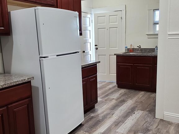 2nd image of 1122 Brunswick St