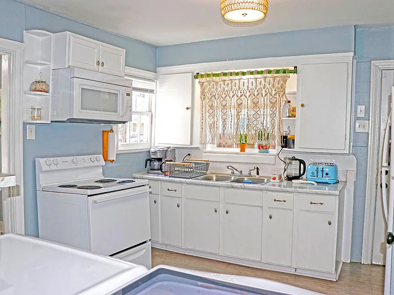 2321 Lyle Ave — Photo 21