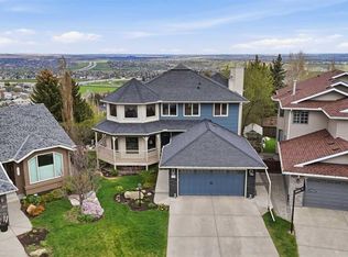 131 SW Edgebrook Cir NW, Calgary, AB T3A 5A4
