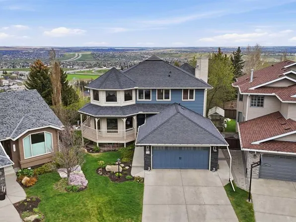 131 SW Edgebrook Cir NW, Calgary, AB T3A 5A4