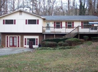 5490 Blackhawk Dr, Acworth, GA 30102