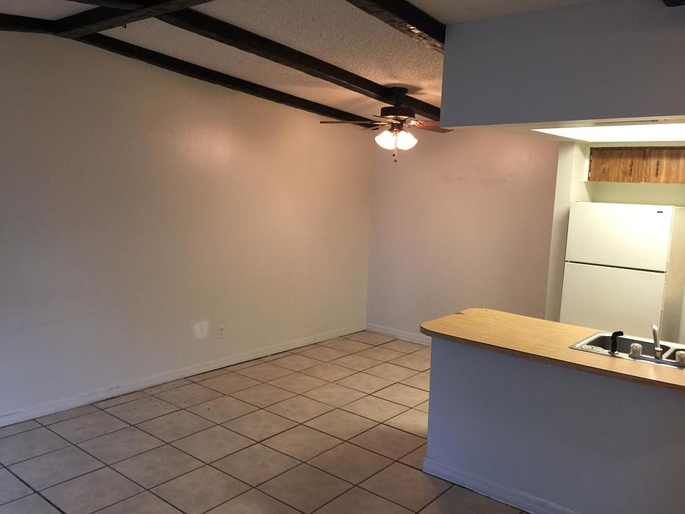 1st image of 3074 Saint Paul Dr