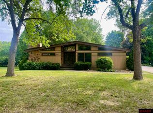 727 Sioux Ln, Saint Peter, MN 56082