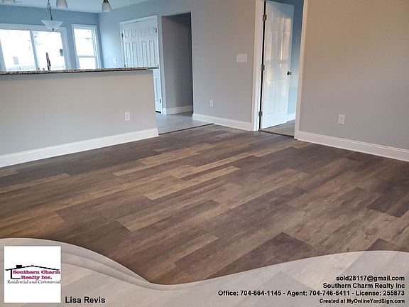 5th image of 204 S Chapel St
