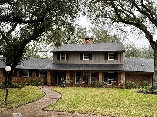 3 Pine Pl, Angleton, TX 77515