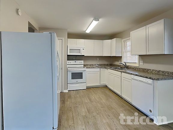 5th image of 4930 Sugar Creek Dr