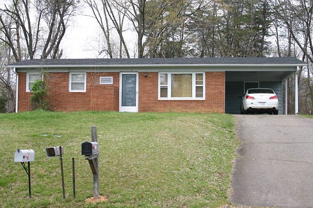 1st image of 702 Beverly Way