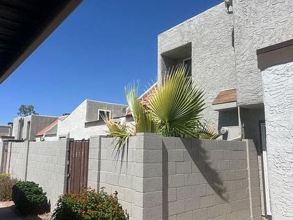 3rd image of 6835 S Jentilly Ln