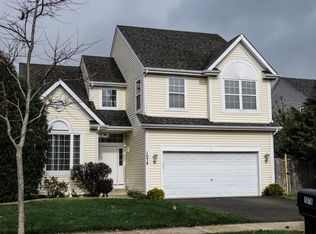 1078 Haywood Dr, Round Lake, IL 60073