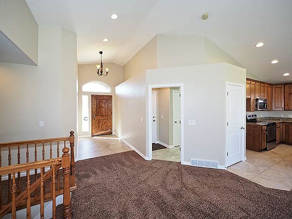 4th image of 4458 W Mankato St