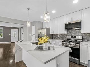 821 Stamford Rd, Baltimore, MD 21229