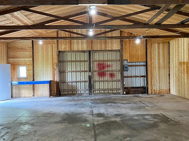 5541 N 300 E — Photo 2