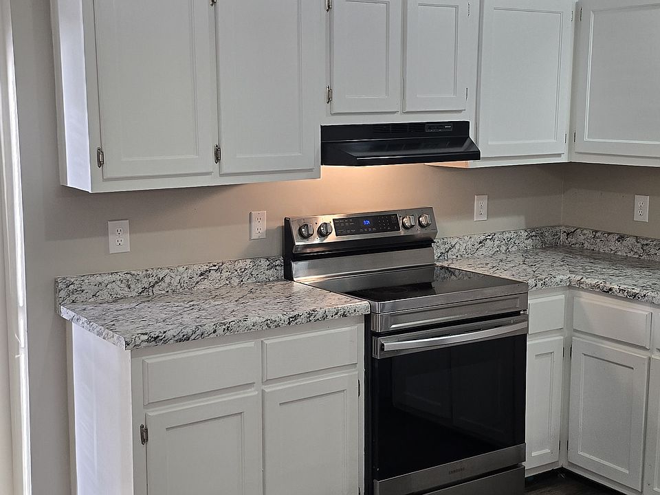 1st image of 403 Sara Leigh Dr #2